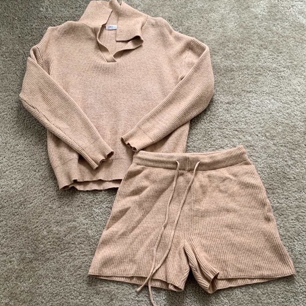 Stylish Knit Sweater and Shorts Set